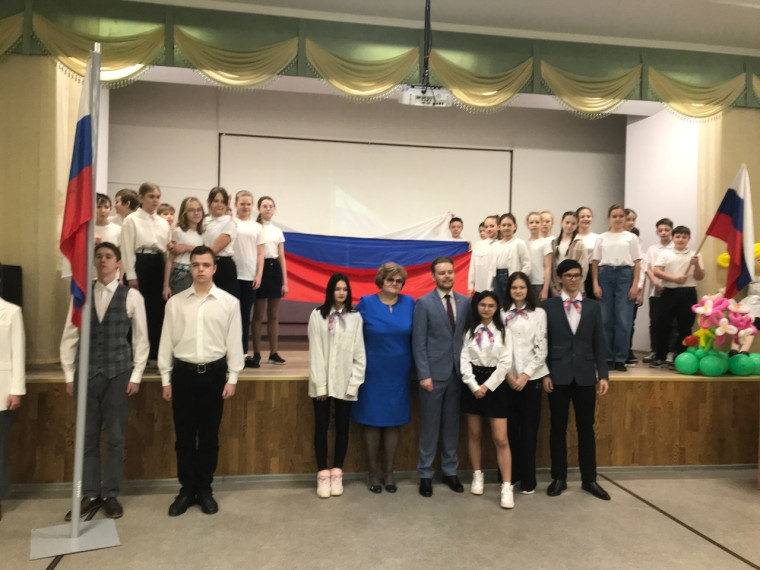 Движение первых.