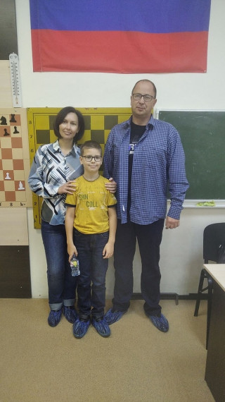 Папа+Мама+Школа+Я=Шахматная семья.